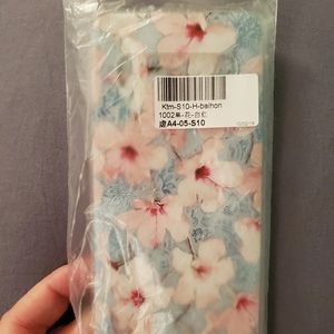 Samsung Galaxy S10 phone case.